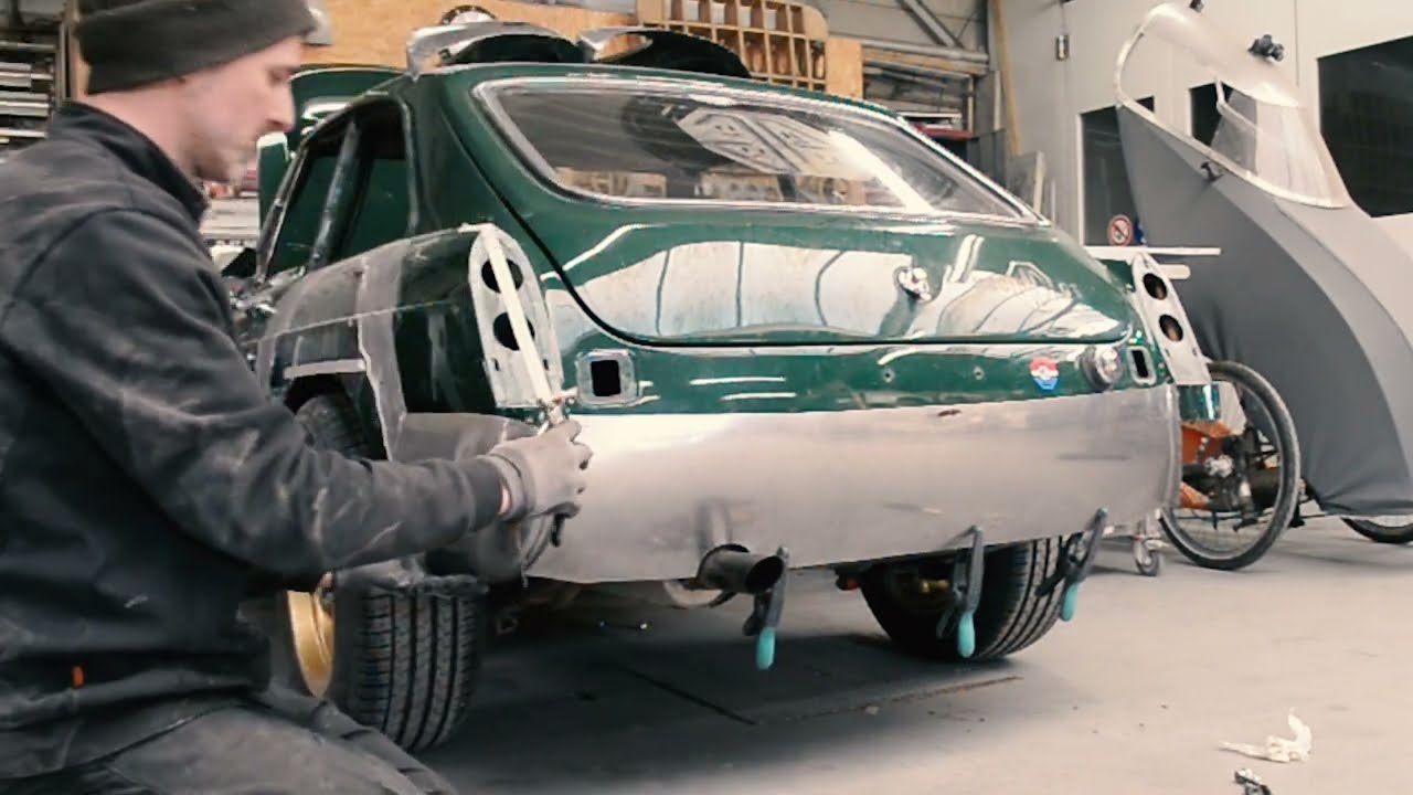 MGC GT "Sebring" Making the rear valence
