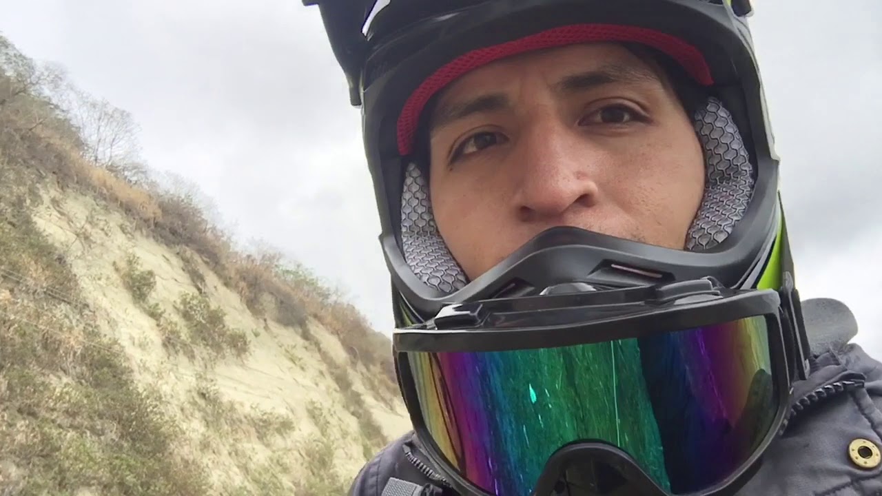 De Ibarra a Esmeraldas en la Z1 brother 250