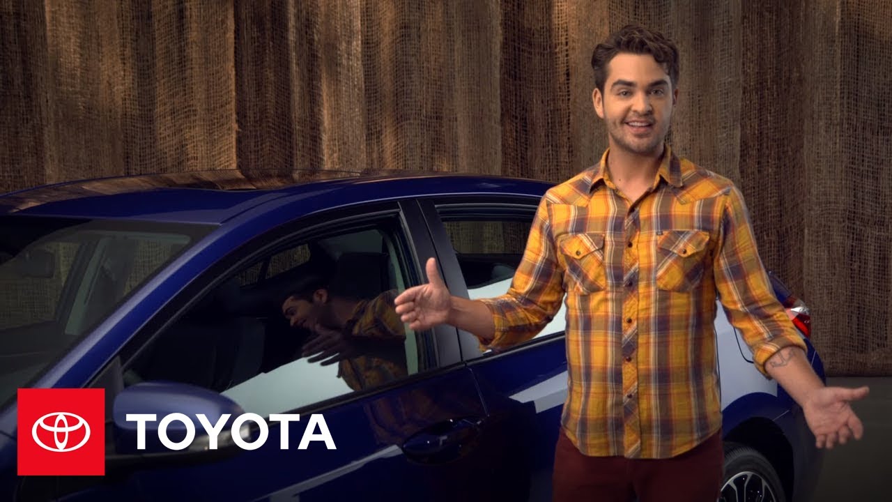 2014 Corolla How-To: Smart Key Locking & Unlocking | Toyota