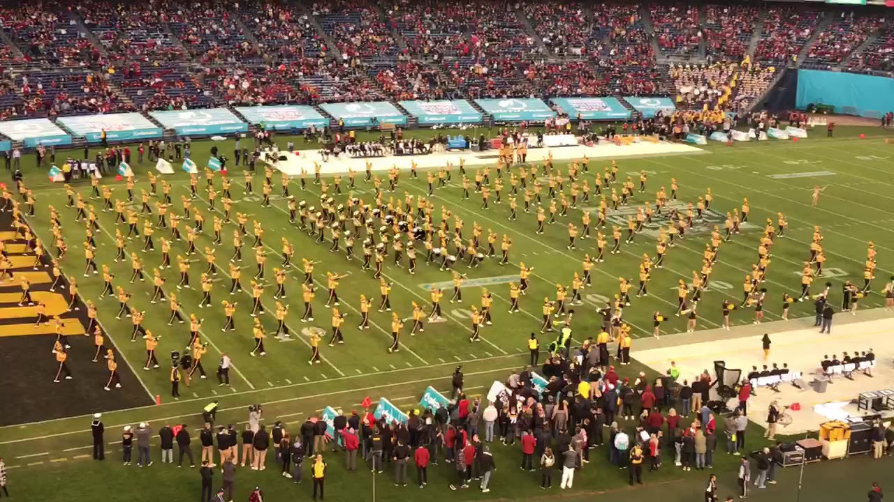 Hawkeye Marching Band pre-Holiday Bowl