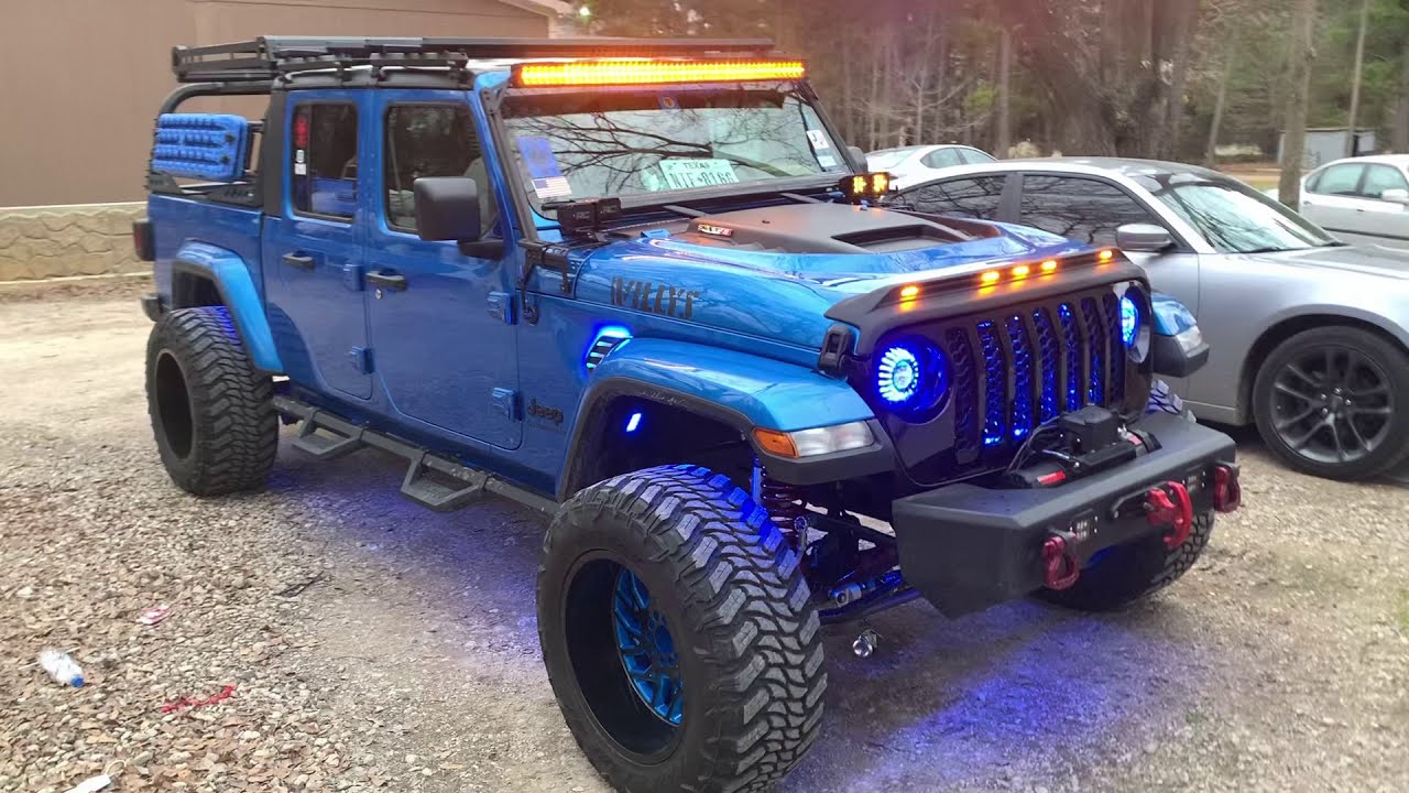 2021 Jeep Gladiator Willys. UPGRADED