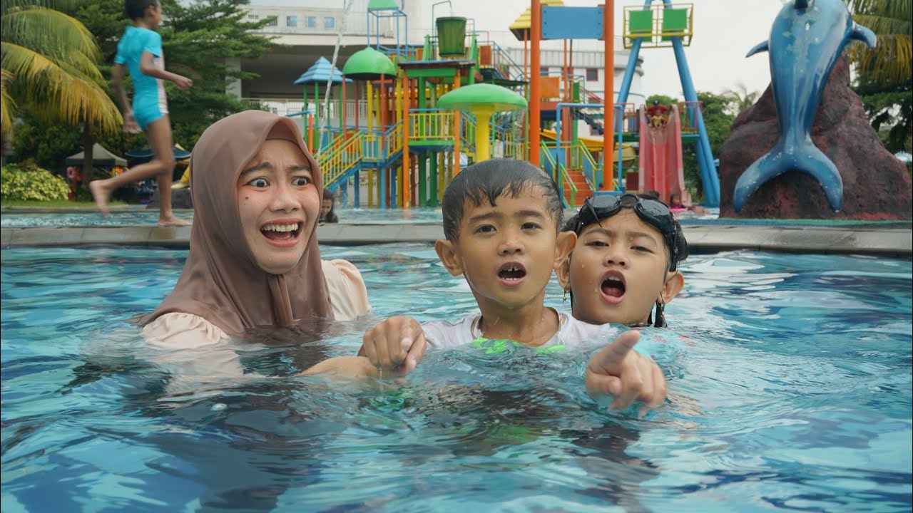 VLOG ALI SALSA BERENANG MAIN SELUNCURAN | Ali vlog