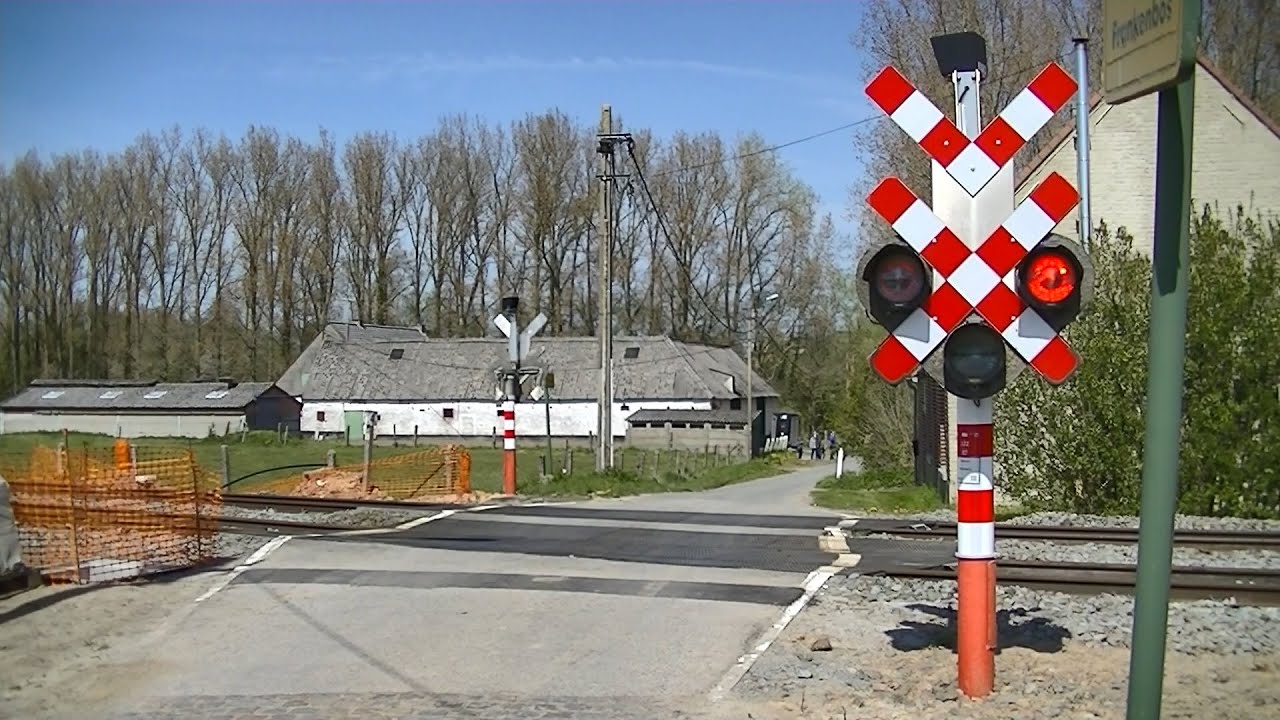Spoorwegovergang Balegem (B) // Railroad crossing // Passage à niveau