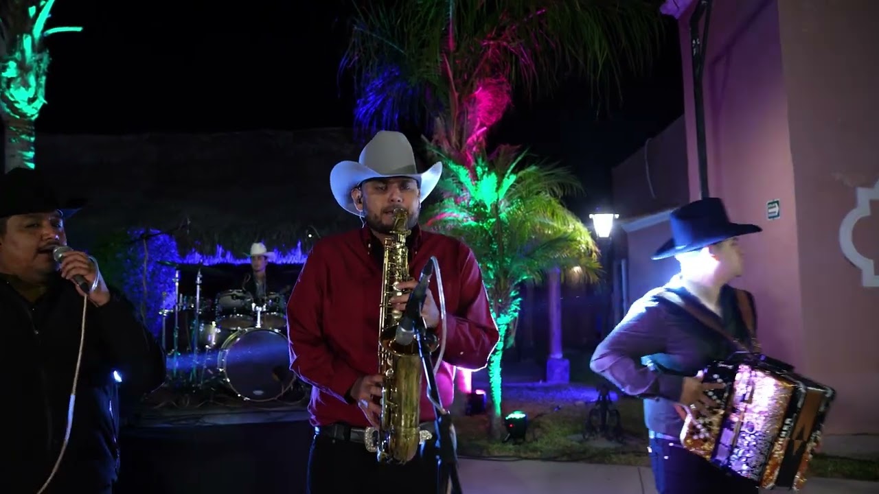 Sabor Norteño - Ayer La Vi Por La Calle - Album Flashazos Norteños (En vivo)