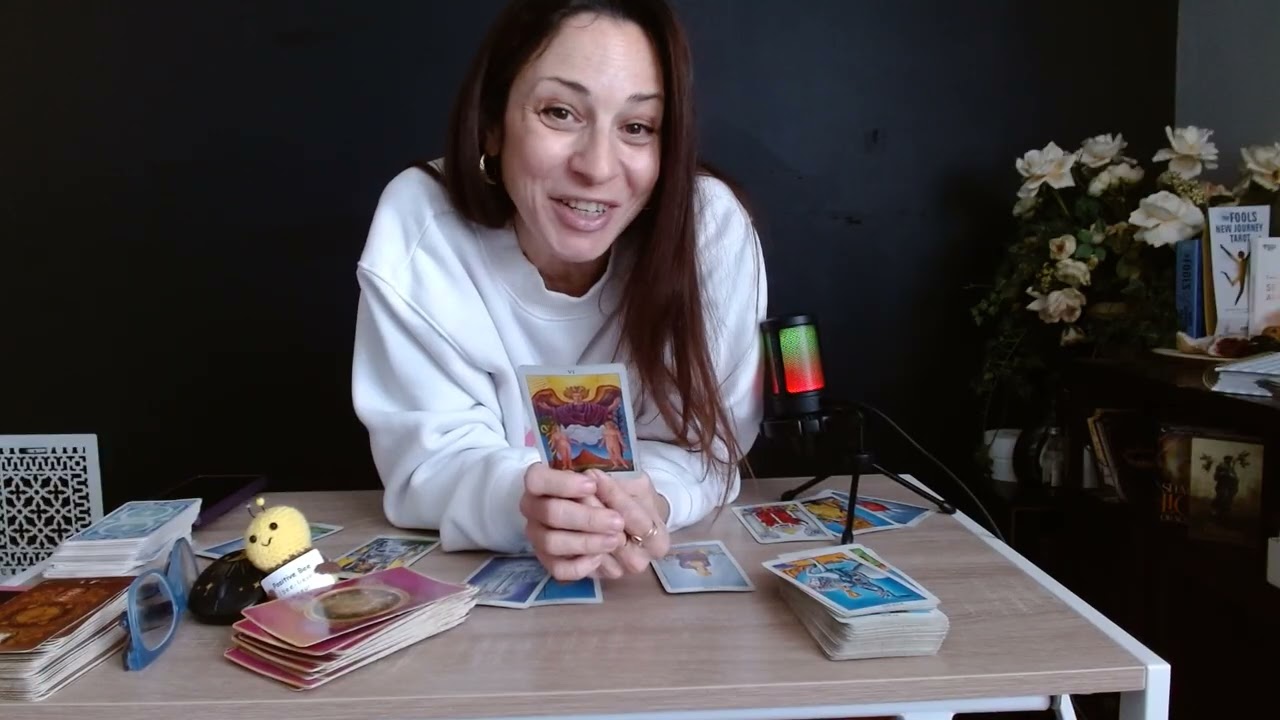 LEO♌WHOAH JUST LIKE A KNIFE YOU CUT SOMETHING OUT AND BEGIN A NEW💖⚔️(with honesty) #leotarotreading