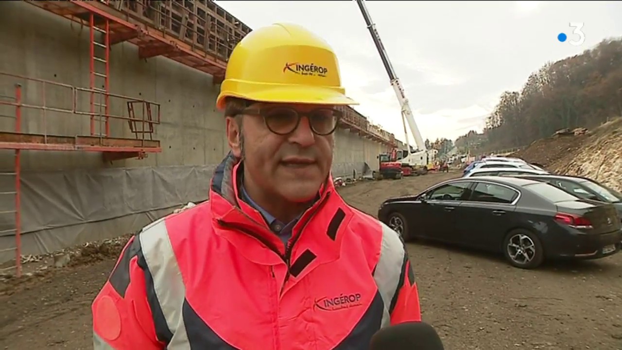 Haute-Savoie : le passage &agrave; niveau d'Etrembi&egrave;res en chantier avant sa suppression