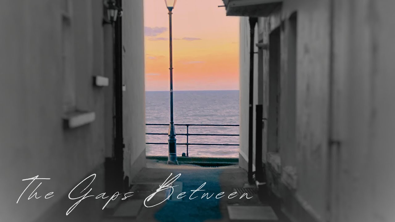 w00ds - The Gaps Between 🌅 [Official Audio]