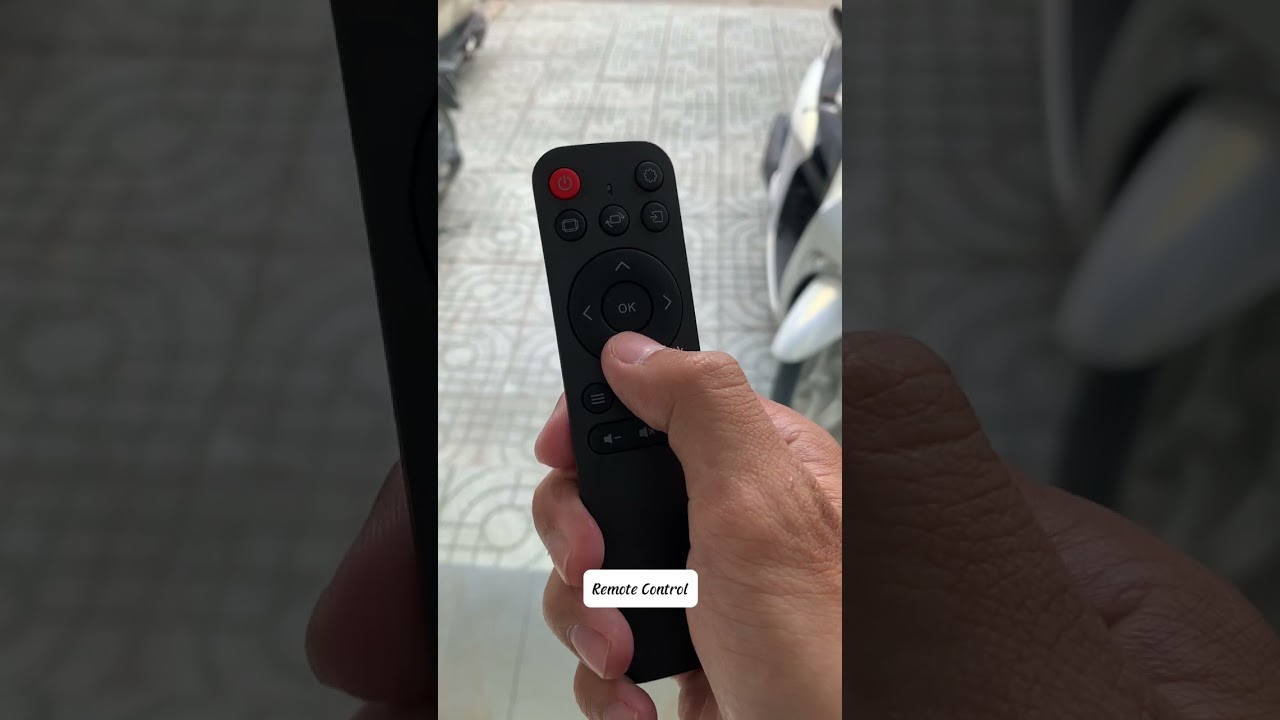 M&aacute;y chiếu Eroc Magic Pro tại MacCenter
