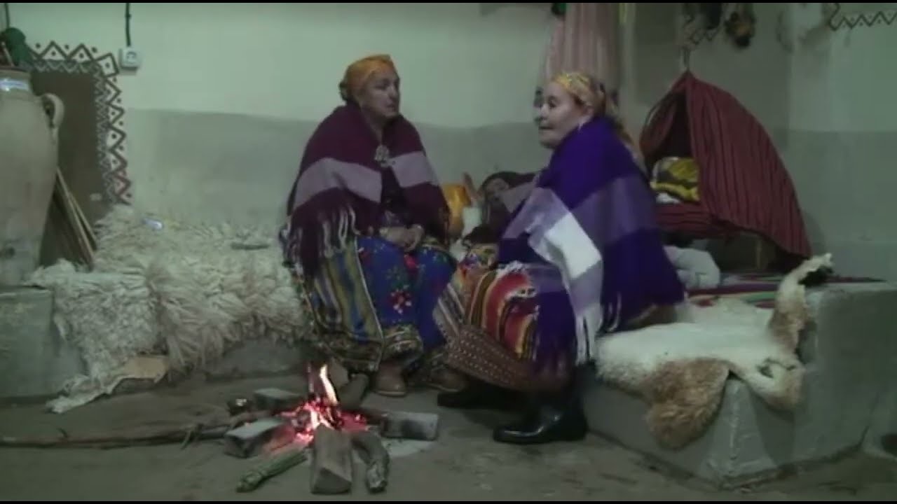Reportage et Mise en scène du Mythe Kabyle YENNAYER (Traditions et Pratiques Ancestrales Berbères)