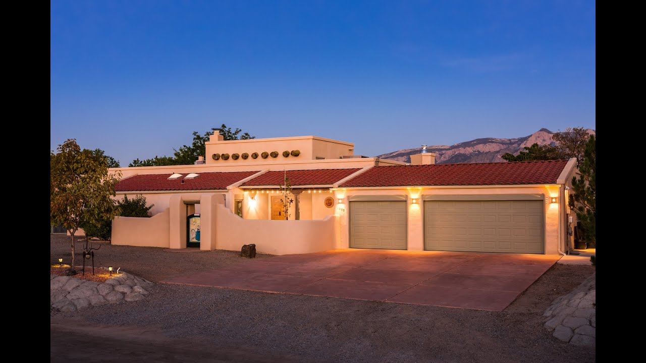 Stunning Southwest Style Luxury Home in Rio Rancho, New Mexico