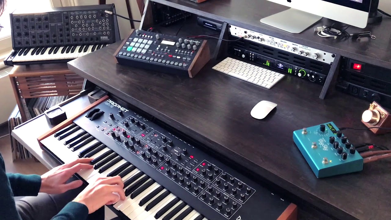 Techno music with a Prophet Rev2