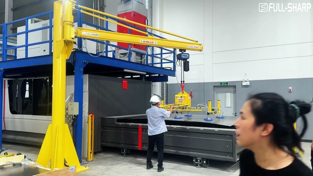 Cầu trục xoay thanh ray 500kg kết hợp mặt hút chân không nâng tấm thép | Fullsharp