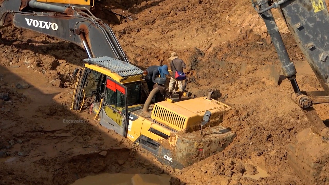 Recovery’s Excavator Sink In Deep Mud By Exports Volvo 350 - Help Excavator Stuck Successfully