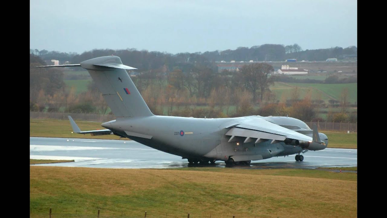 RAF C-17A Globemaster takeoff from Edinburgh Airport