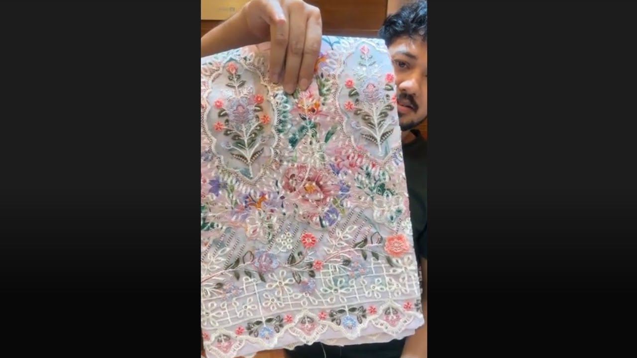 ৩০ মিনিটের মধ্যেই শেষ হয়ে যাবে ৪৮০০ টাকার পার্টি ড্রেস মাত্র ১২০০ টাকায় অফার