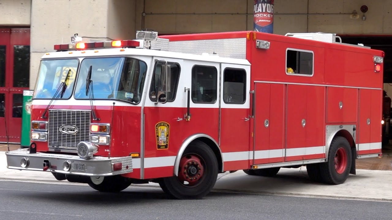 DCFD Rescue Squad 1 & Support Unit Responding