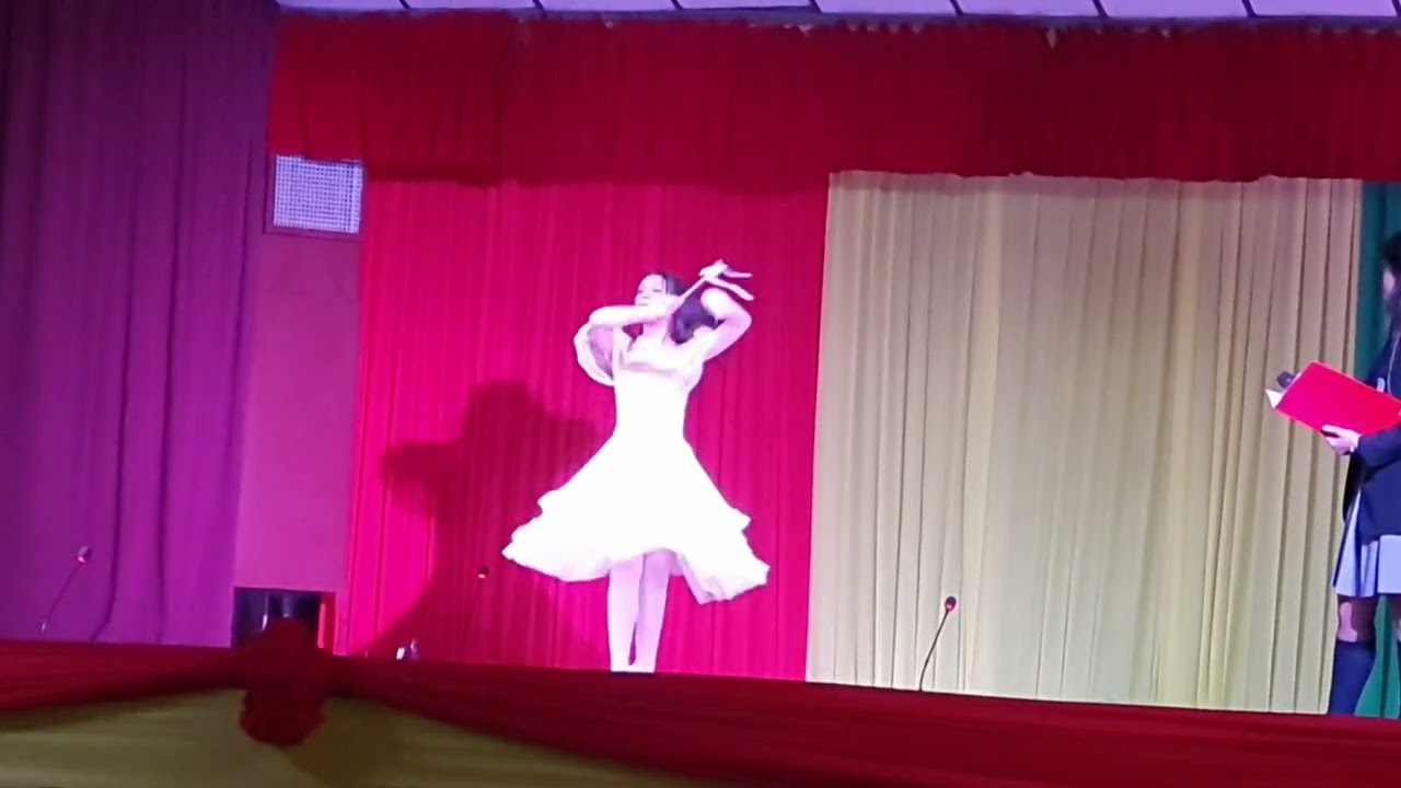 ROJO. PROMO 2025. Semana cultural CICM 2022. Teatro: CENICIENTA