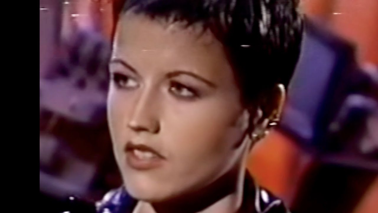 Rare & New To YouTube! Cranberries 1996 Interview - Le Cri d'Irlande (English & French)