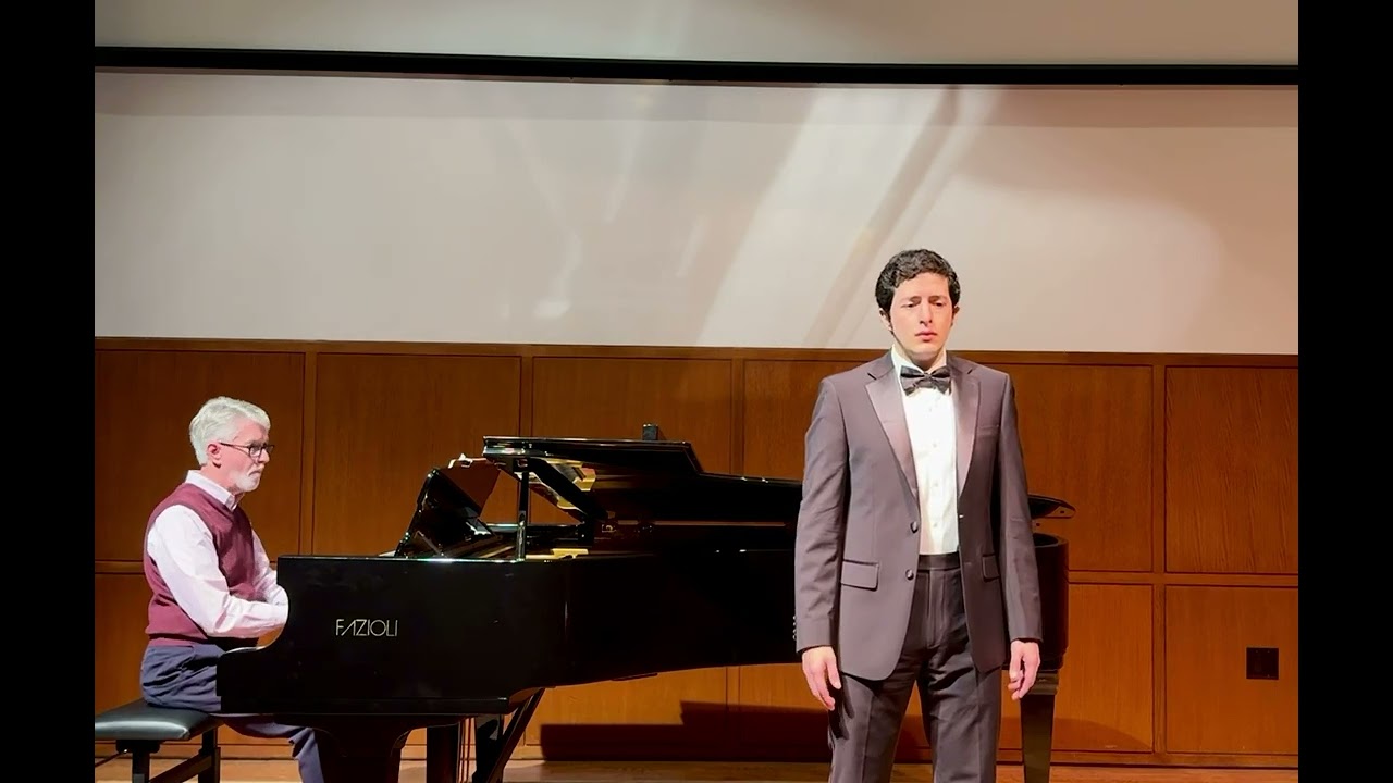 O vin, dissipe la tristesse by Ambroise Thomas- Rafael Pelaez, Baritone.