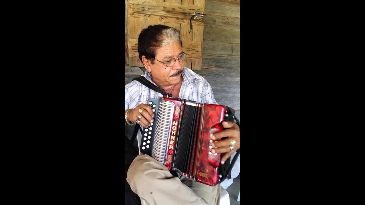Manos bruja acordeón macho