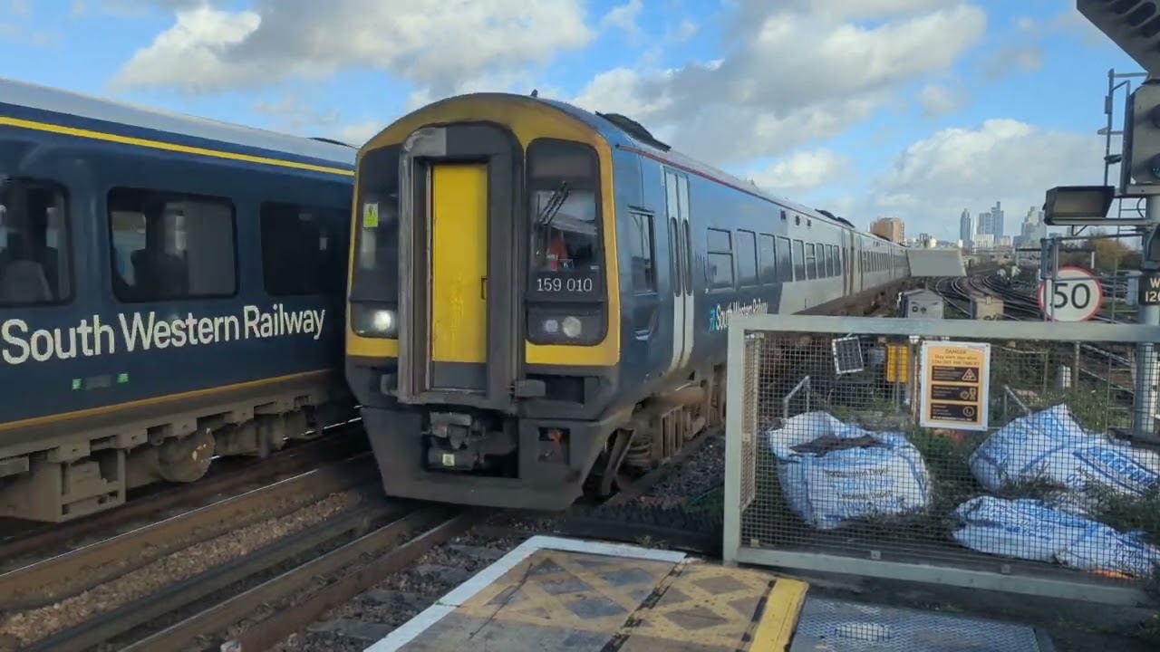 Final weeks of class 455s at Clapham Junction (plus freights and passenger trains) 28/11/25