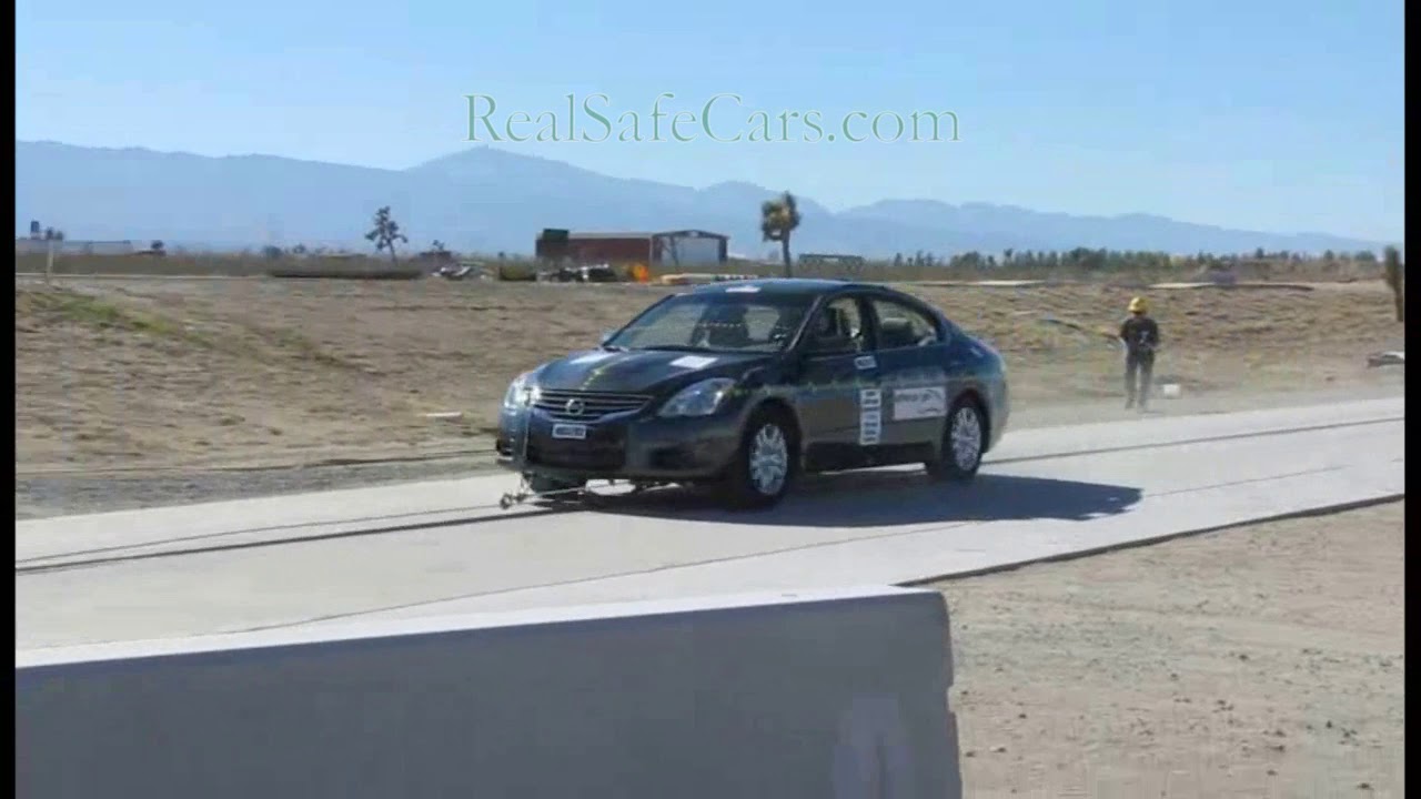 Nissan Altima (2010-2012) Crash Tests (Side-Pole, Front, Side)