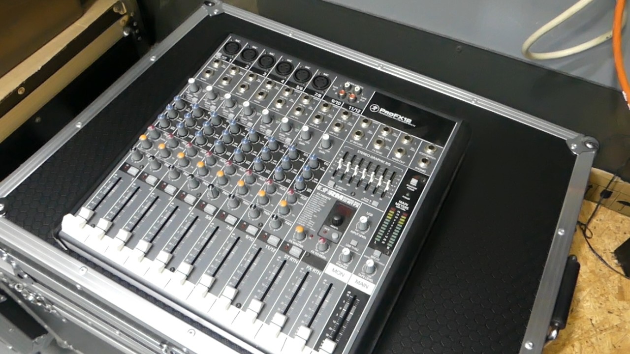 Краткий обзор микшера Yamaha MG12XU. Этот микшер будет использоваться на всех наших мероприятиях,...