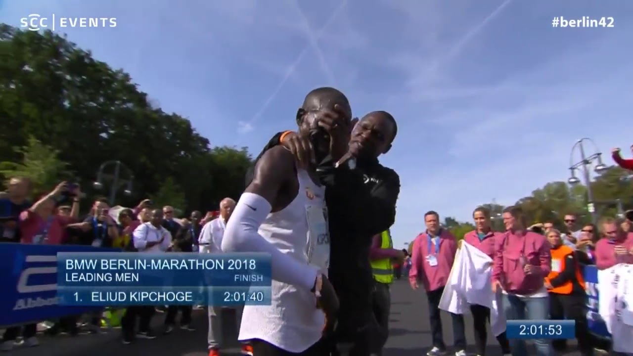 Arrivo Eliud Kipchoge BMW Berlin Marathon 2018