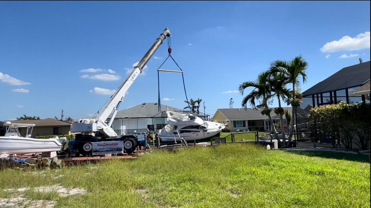 HURRICANE IAN LARGE BOAT REMOVAL  CAPE CORAL