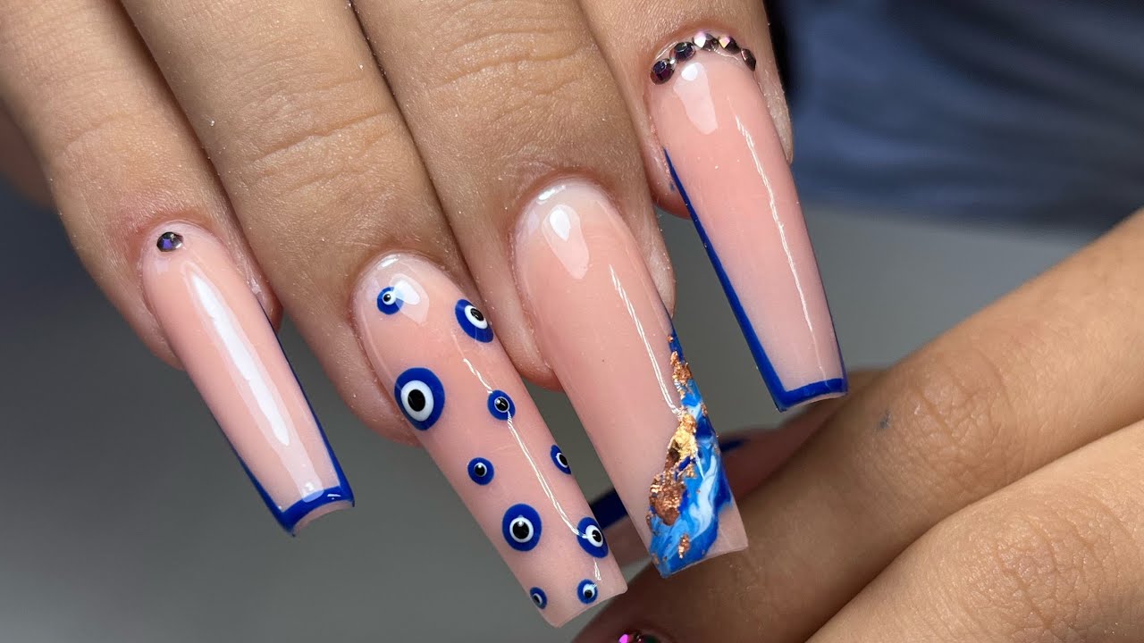 Diseño azul con ojos turcos 🧿
