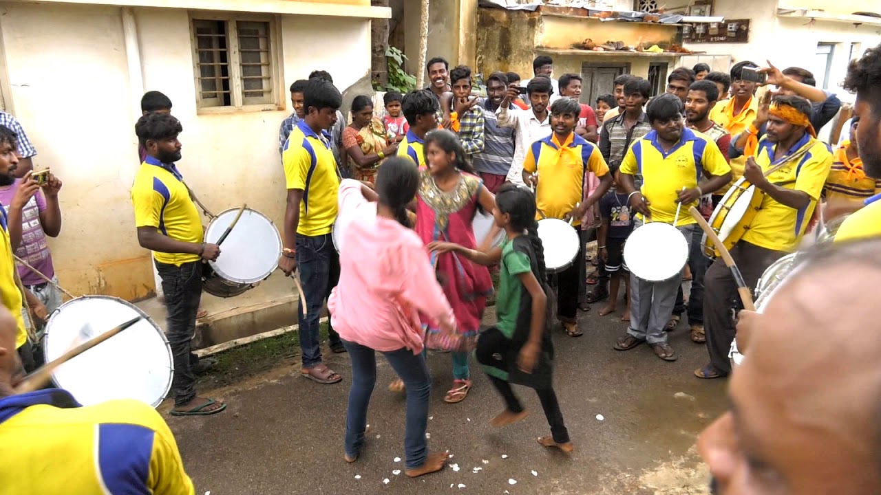 TUMKUR GIRLS LOCAL DANCE IN GANESHA VISARJAN 2017