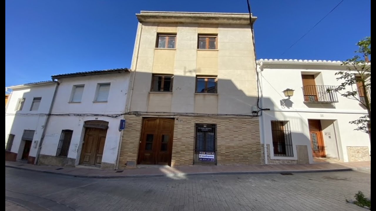 NCB3390 - Traditional Spanish townhouse in the center of Orba.