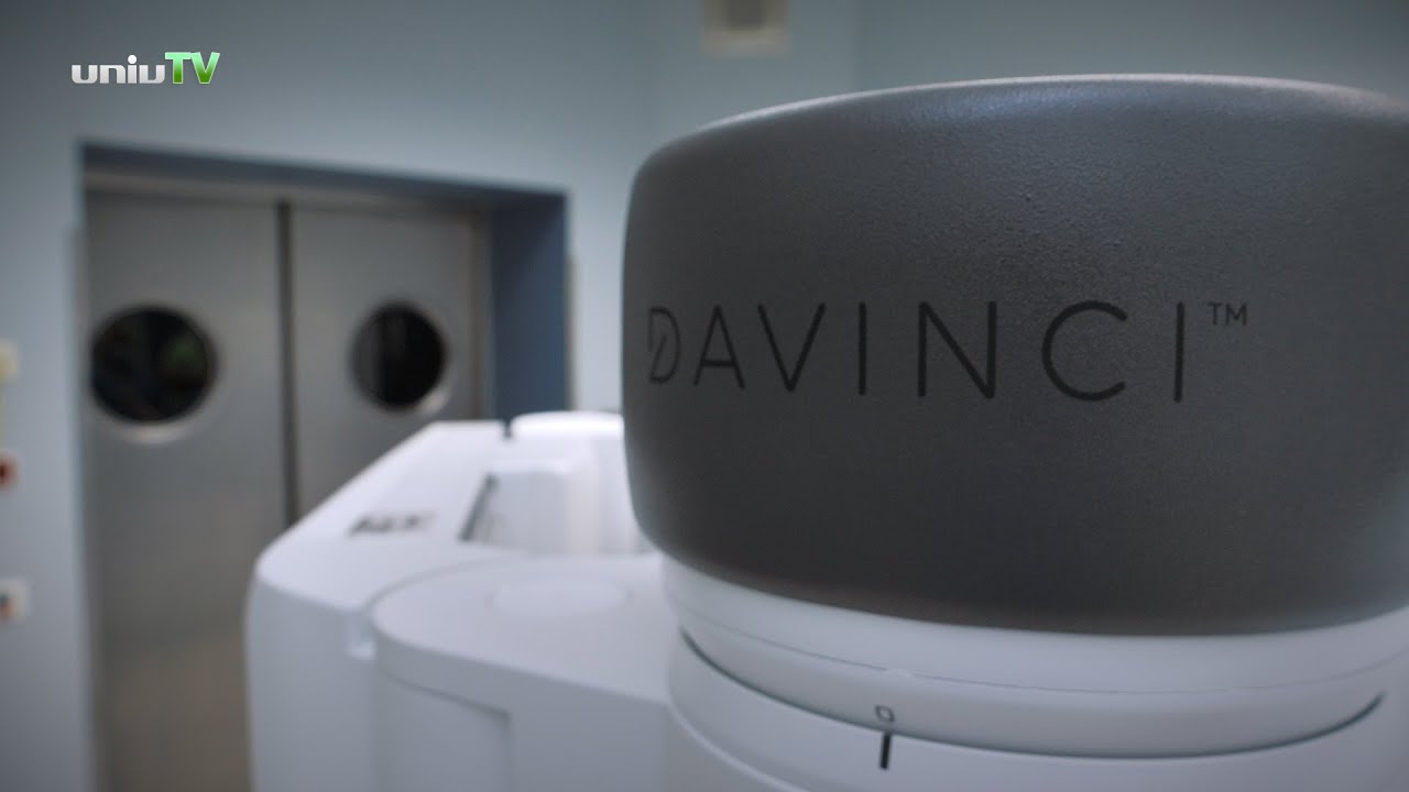 Sebészeti robot a PTE Klinikai Központjában - DaVinci Xi