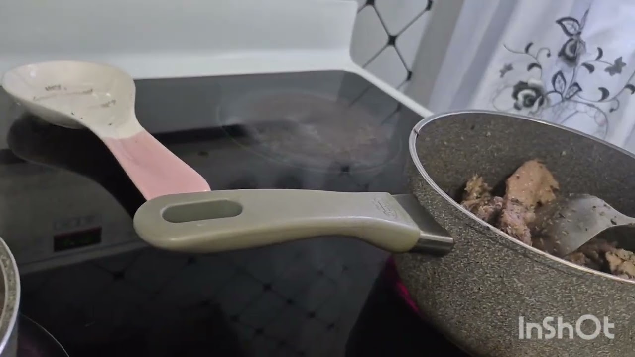 Gallinas con 🍌 plátano Dios te bendiga 🙏 