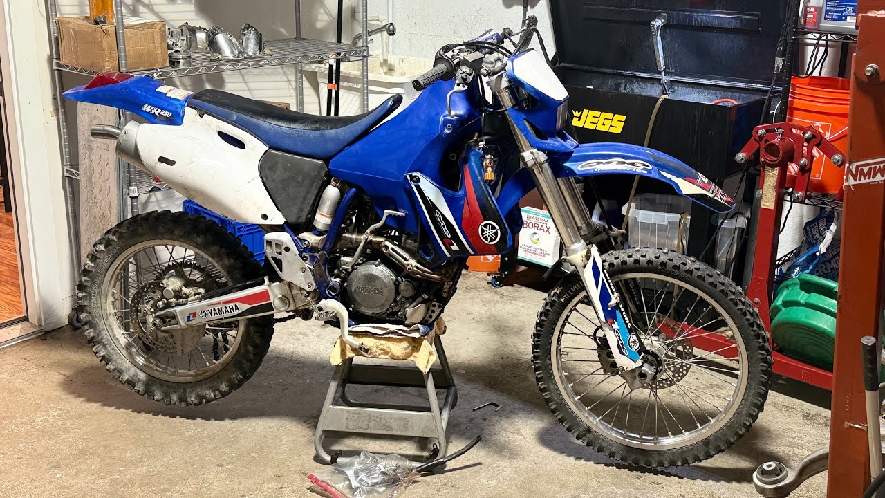 2001 WR250F Build Project Part 1 - Top End Teardown and Inspection