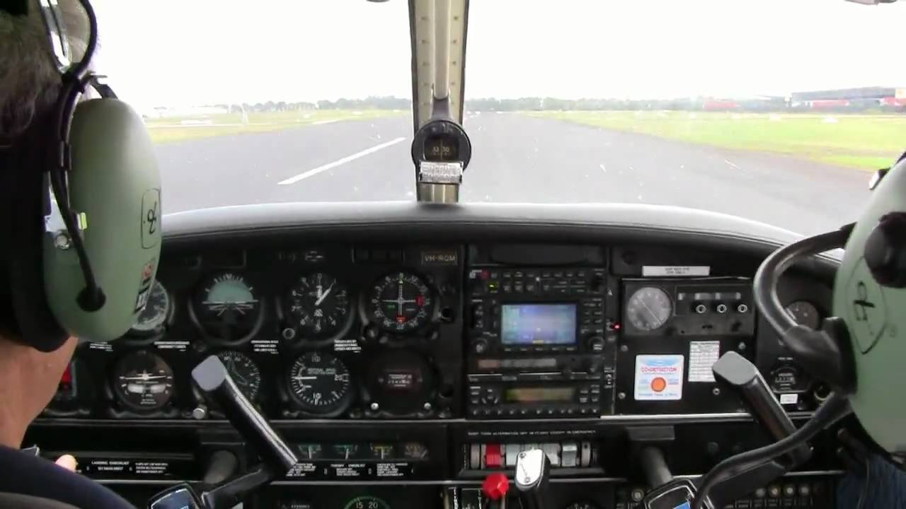 Crosswind Landing Lesson - RQM - Piper Warrior - Moorabbin 31R