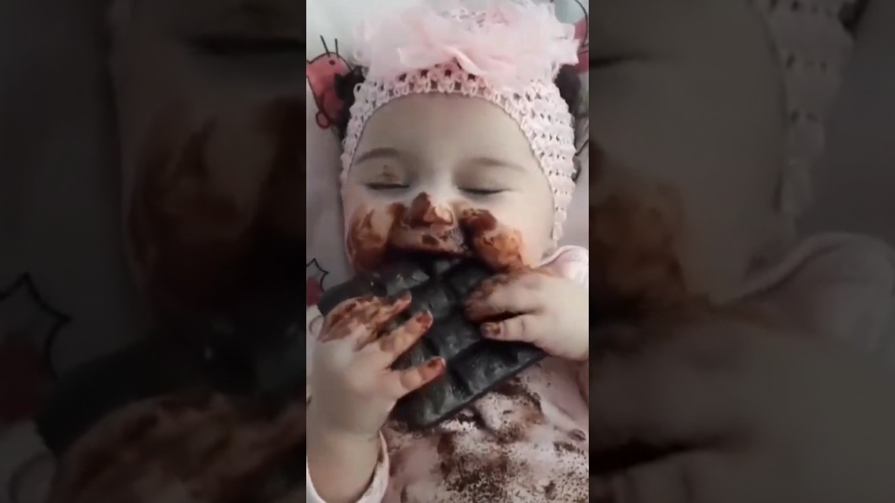 Baby eat dark chocolate 🍫😵&zwj;💫🥰, // #shorts #babyshorts #youtubeshorts