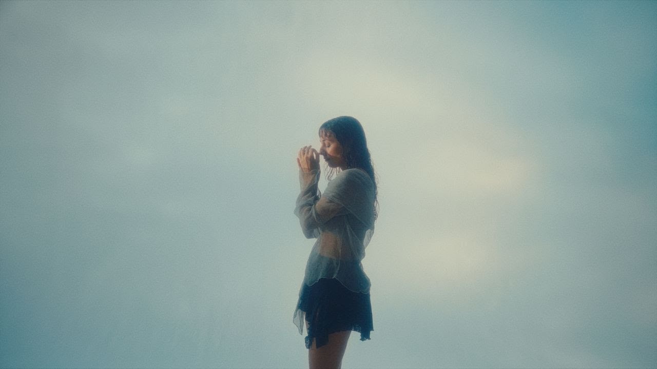 Mica Sotera - En el espacio (Official Video)