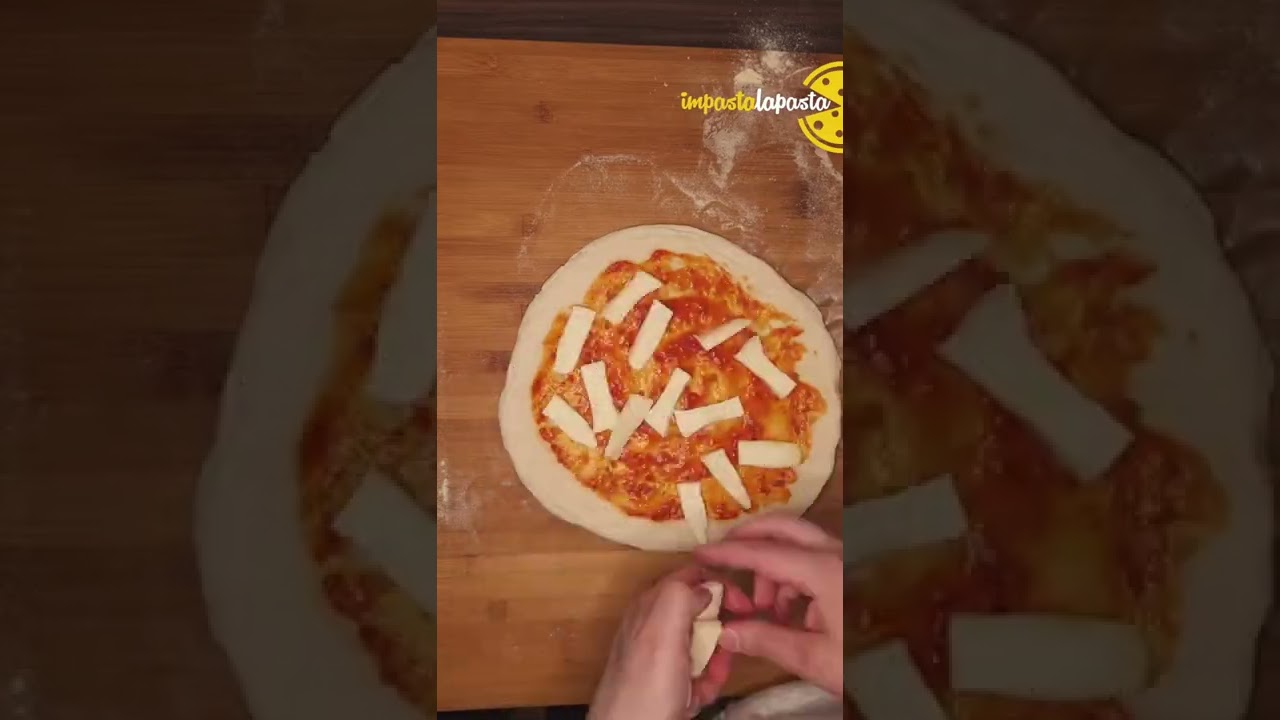 Stesura e cottura pizza | Come stendere e cuocere la pizza nel forno #effeuno #pizza #short #cottura