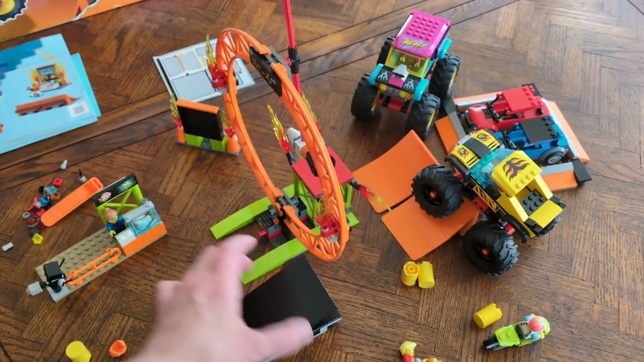 Review of Lego City Stuntz set 60295 Stunt Show Arena