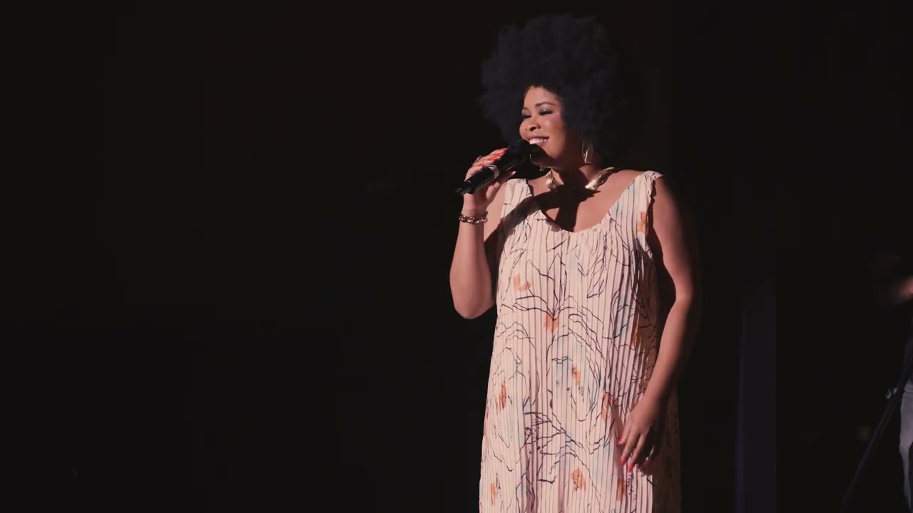 Thamiris Cunha canta Arlindo Cruz . 
