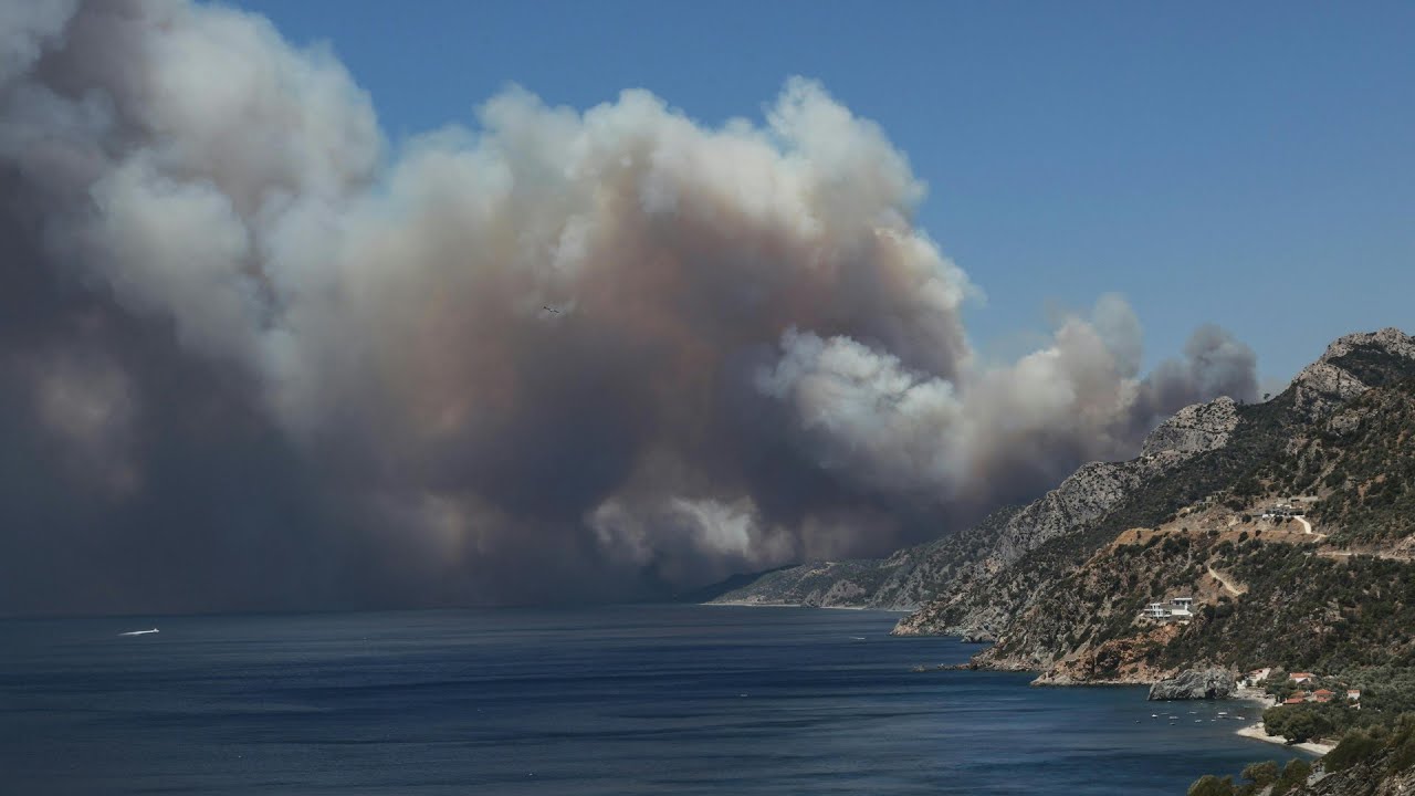 Badeort auf griechischer Insel Lesbos wegen Brandes ger&auml;umt | AFP