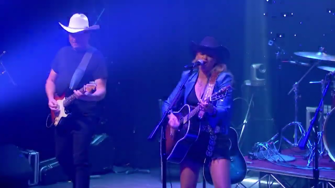 Karen Waldrup - Honky Tonk Noise (LIVE Performance)