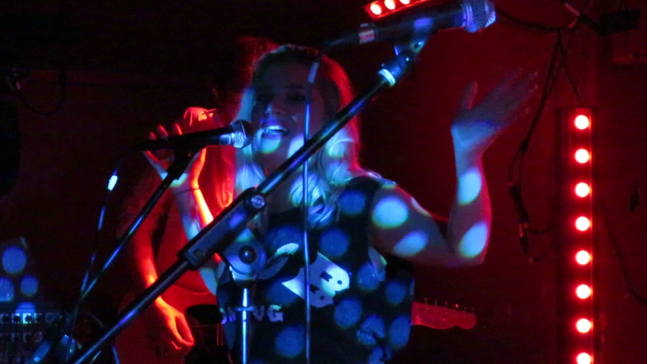 CARLY CONNOR - SHADOWS - live @ Broadcast   25/01/18