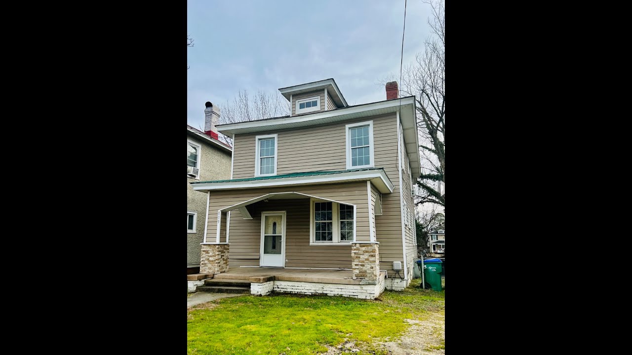 2 Bedroom, 1 Bath 2nd Floor Unit in Colonial Heights
