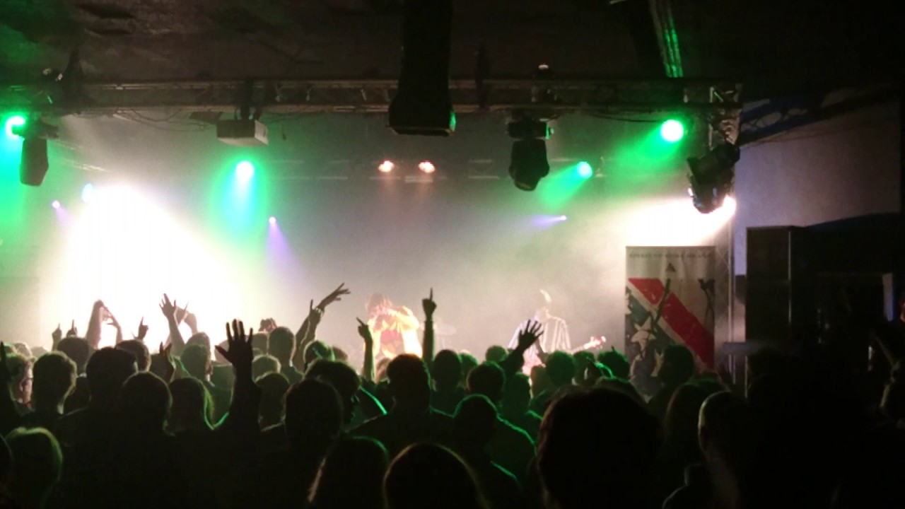 The Total Stone Roses - Waterfall (live)