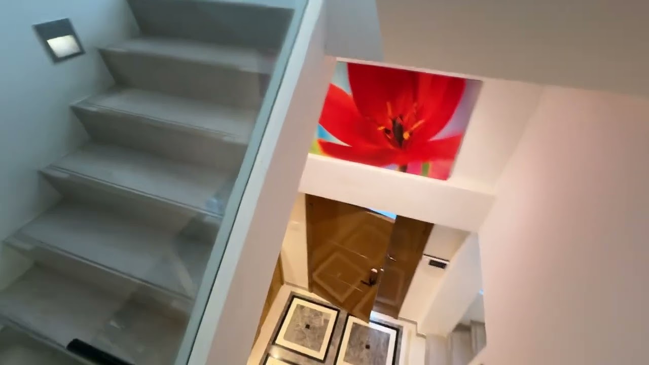 西貢獨立屋700x3=2100呎村屋物業年租約出售價$1800萬三至四個充電車位四間房其中三間套房花園按摩池曾生Daniel 9382 9320