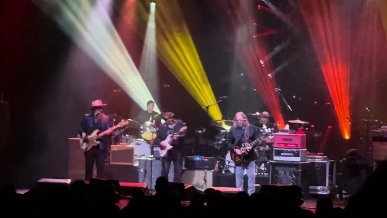 Gov’t Mule 12/31/23 2nd Set Beacon Theater NYC.
