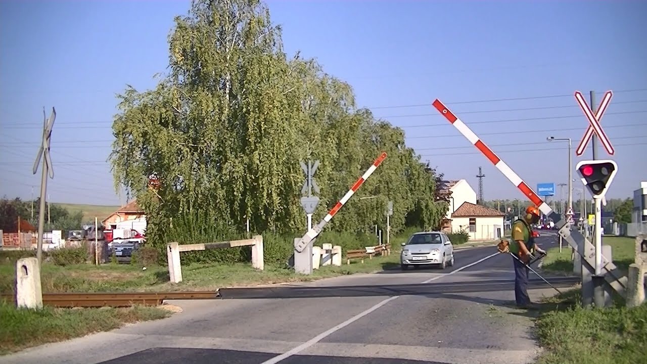 Spoorwegovergang Győr (H) // Railroad crossing // Vasúti átjáró