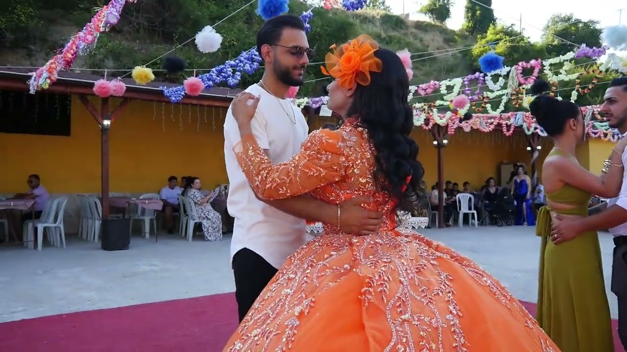 AYAN VE AYCA KINA TOREVI